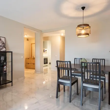 Azahara1, Mountain Views And Frontline Golf Apartment *